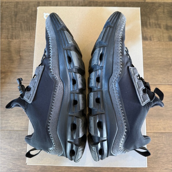 On Women’s Cloudaway Trail Size 7.5 Black Rock - Picture 5 of 11